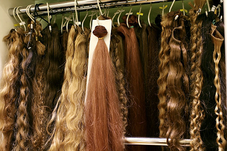 http://www.zawaj.com/askbilqis/wp-content/uploads/2009/10/clip-in-hair-extensions.jpg