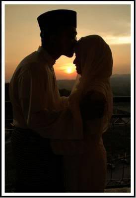 http://www.zawaj.com/wp-content/uploads/2010/10/muslim-couple-in-love.jpg