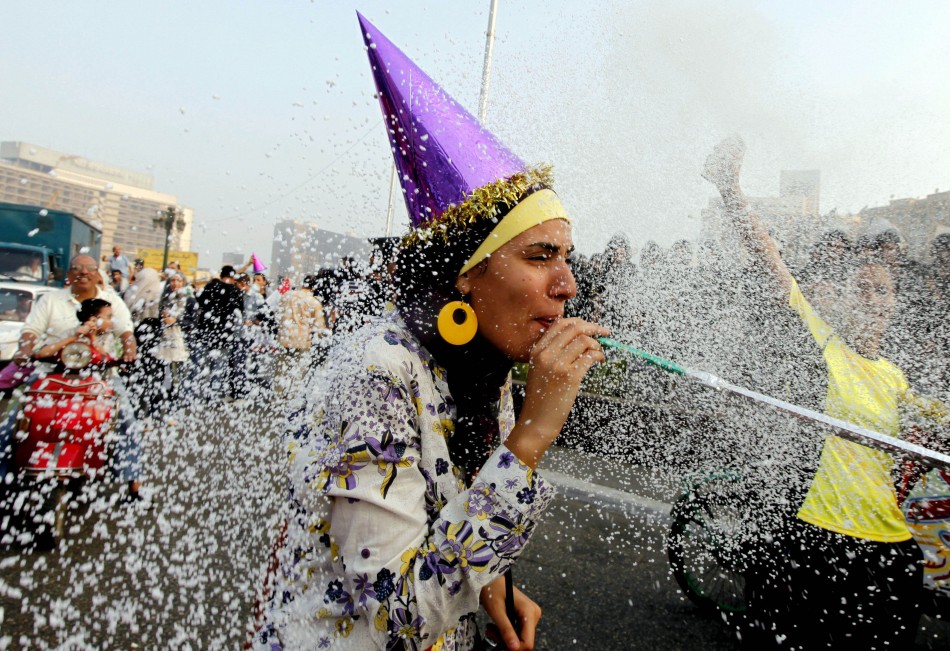 http://www.zawaj.com/wp-content/uploads/2011/09/7-tahrir-square-cairo.jpg