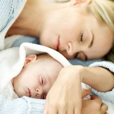 mother_newborn_asleep