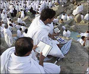 The pilgrims spend the day praying and reading Qur'an