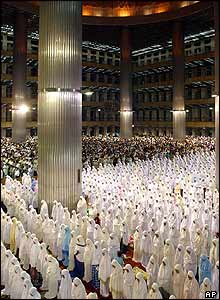 Worshipppers at an Indonesian mosque