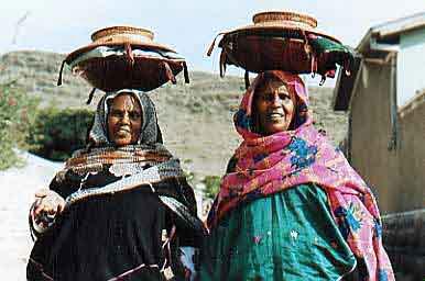 Two Harari women